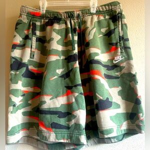 Men’s Nike Camo Shorts XXL